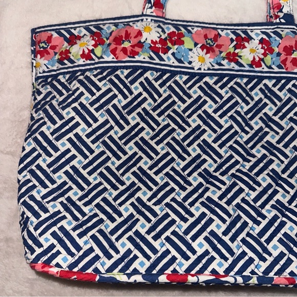 VERA BRADLEY Retired East West Tote in Summer Cottage Cotton Bag Floral Print - Picture 11 of 16